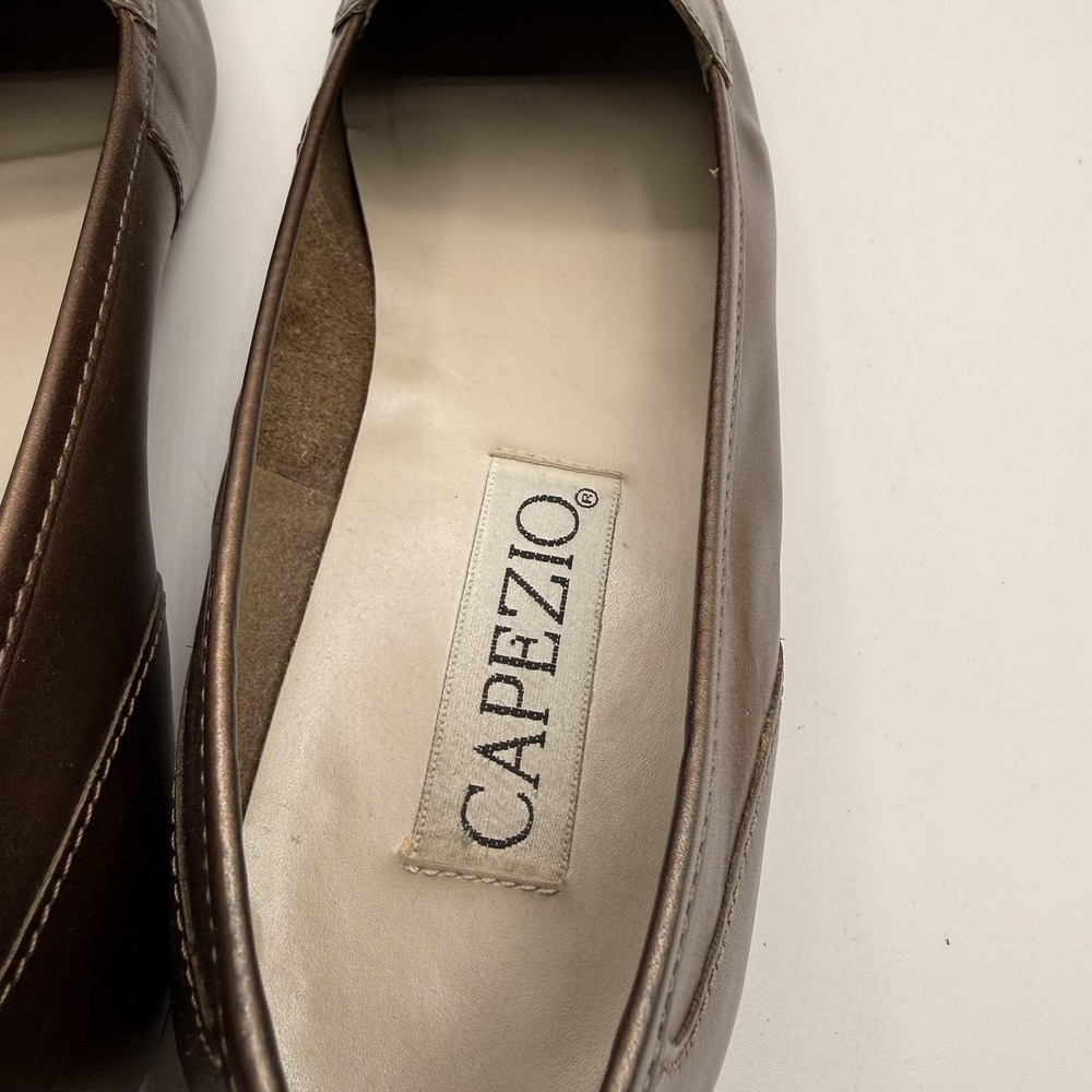 Capezio Shoes Womens Size 7.5 Bronze Jenny Slip On Loafer Flats Comfort - Picture 5 of 15